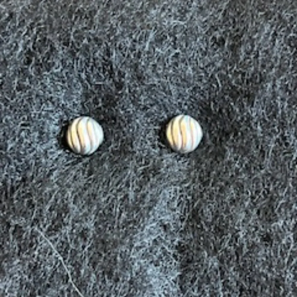 David Yurman Sculpted Cable Stud Earrings - Picture 3 of 6